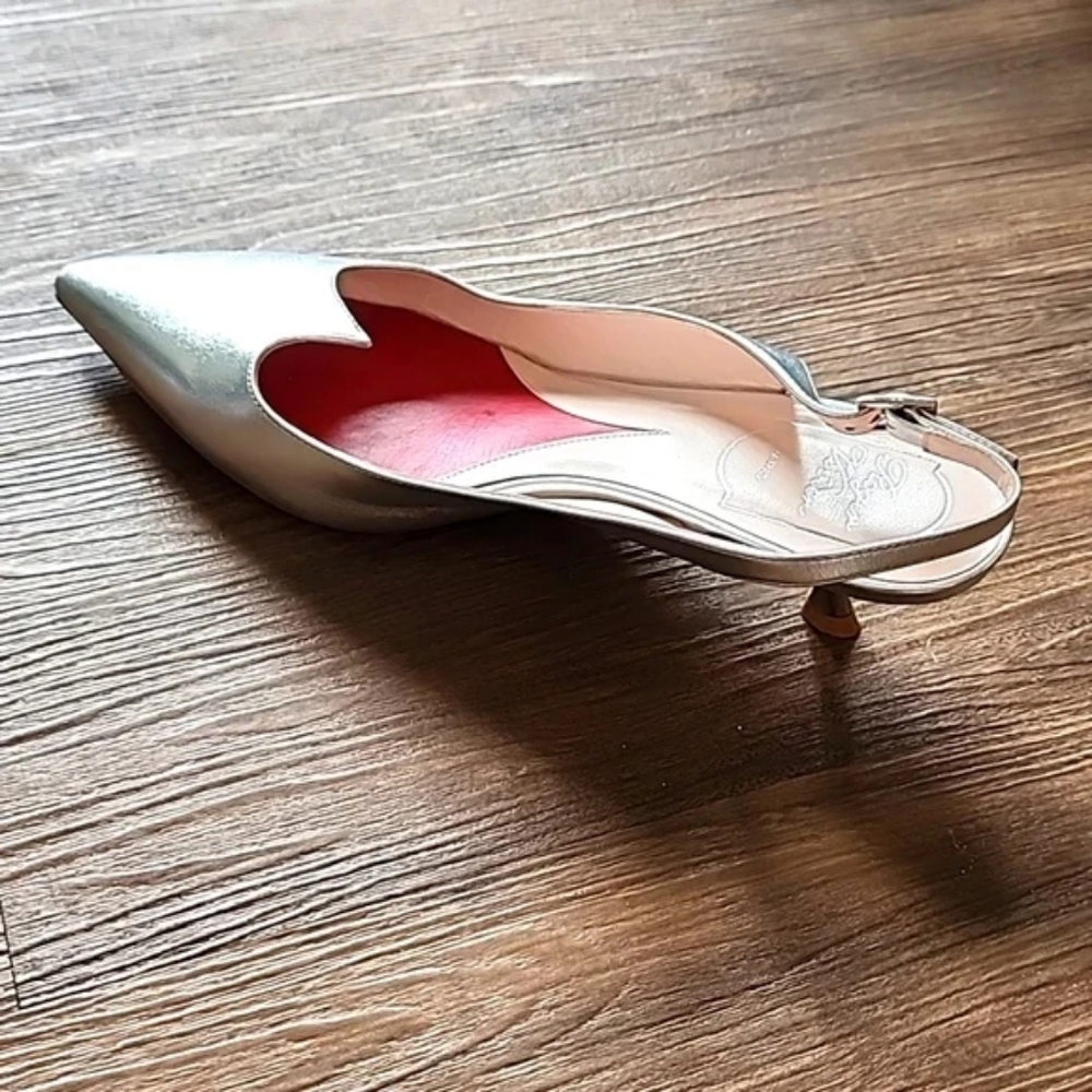 Roger Vivier Pumps - Picture 4 of 13